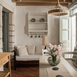 Patmos Traditional House Chora near the Monastery, hotel u gradu Patmos