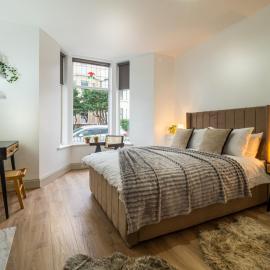 Bohemian Apartment, free WiFi, close to Liverpool
