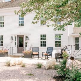 Shelter Harbor Inn, hotel di Westerly