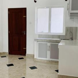 Apartment in Makumbura near Highway Entrance, hotel in Pannipitiya
