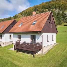 Holiday Home Green Valley Park Stárkov 11 by Interhome, hotel in Stárkov