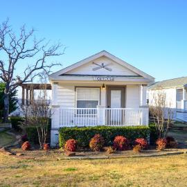 CrossTimbers Marina and Cottages, hotel en Sperry