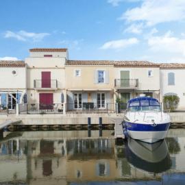 Cozy Home In Aigues-Mortes With House Sea View, hotel in Aigues-Mortes