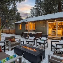 Hot Tub, Fire Pit, Dog Friendly, Heart of Sisters, Amenities – hotel w mieście Sisters