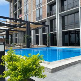 Lux 2 BR apartment, swimming pool, gym and free parking spot in downtown Monterrey