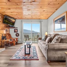 Whispering Woods Condo, hotel em Gatlinburg