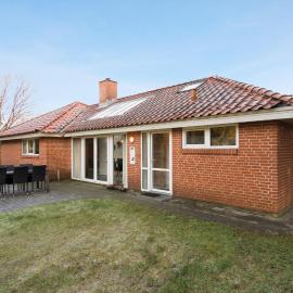 Nice Home In Nørre Nebel With Sauna โรงแรมในNørre Nebel