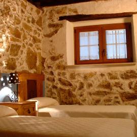 Apartamentos Rurales La Antigua Fonda, khách sạn ở Candelario