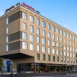 Hampton By Hilton Tallinn, hotel di Tallinn