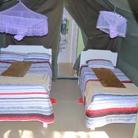 Rhino Tourist Camp, hotel en Ololaimutiek