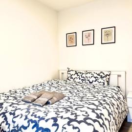 Cozy Room with Private Balcony in Prime location, Hotel in Helsinki