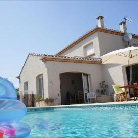 AGENCE JF IMMO - Villa spacieuse 8 pers avec piscine privée proche des plages V0475