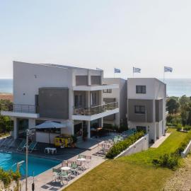 Heraclea Luxury Suites、ネア・イラクリアのホテル