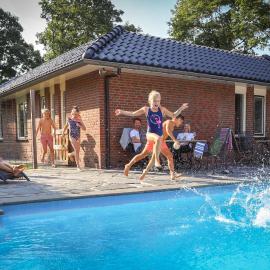 Wellness Bungalow | 14 personen, hotel di Voorthuizen