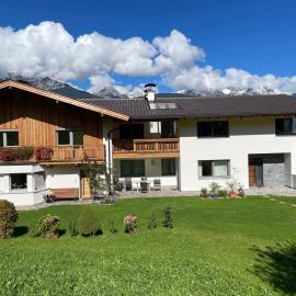 Ferienwohnung Pipflhof, hotel in Wattens