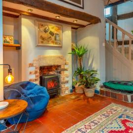Stay in the Original Home of the Gingerbread Man! - Pass the Keys, hotel in Market Drayton