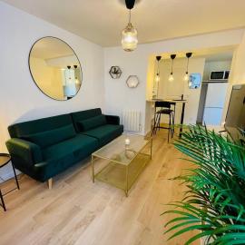 Cosy apartment City Center, hotel in Montlhéry
