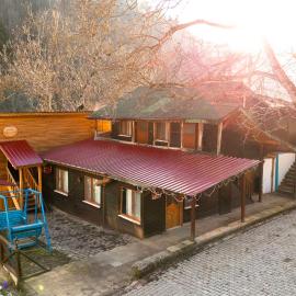 Abant Barış Pansiyon, hotelli kohteessa Dereceören