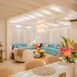ELIVAAS Signature House of Neptune - 3 BHK Cottage with Terrace & Gazebo on the Beach โรงแรมในมอร์จิม