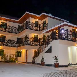 Oltotoi Suites: Lukenya şehrinde bir otel