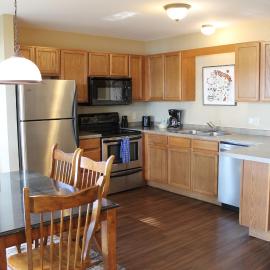 115, Lower Duck Lake Condo, hotel di Eagle River