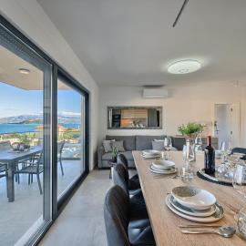 Theresia's - Sea-View And Pool