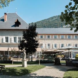 Château des Comtes de Challes, hotel v destinaci Challes-les-Eaux
