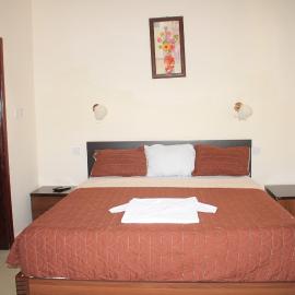 Akkwa Suites Official, Hotel in Serekunda