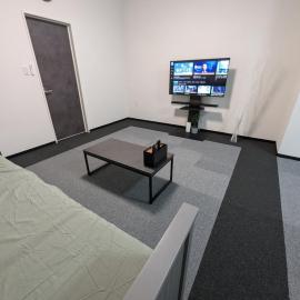 DoggoInnn Akita 最大8人で泊れる ペットと泊まれる宿 繁華街まで徒歩3分の好立地, hotell sihtkohas Akita
