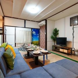 oyadoya gifu ryoge 岐阜駅車10分 駅徒歩圏内 大人数貸切 最大11名 駐車場2台有り, Hotel in Ginan
