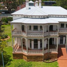 The Buchanan 1894, hotel a Parkes