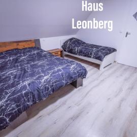 Shared house Gebersheim Leonberg, מלון בלאונברג