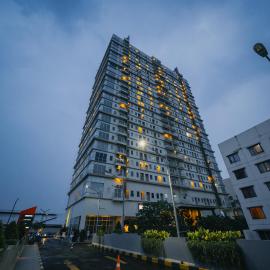 Viesnīca Tmansari Mahogany Apartement By Cozy pilsētā Karavanga