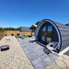 Ballyhemlin pods - Blackthorn, hotel in Bushmills