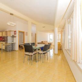 2 Bedroom Stunning Home In Povljana, hotel din Povljana