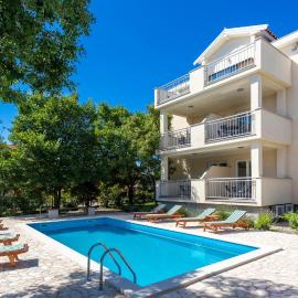 Beach Front Apartment In Pinezici, hotel in Pinezici
