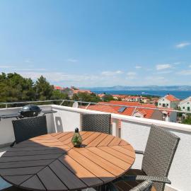 Nice Apartment In Supetar With Wifi
