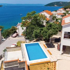 Luxurious Home In Supertarska Draga、スペタルスカ・ドラガのホテル