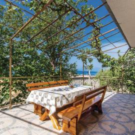 2 Bedroom Beach Front Apartment In Sveti Juraj