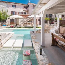 Amazing Home In Peresiji