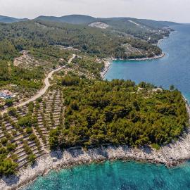 5 Bedroom Beach Front Home In Blato, hotel in Blato