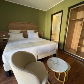 Cit'hôtel Le Chris'tel hôtel et restaurant โรงแรมในเลอปุยอ็องเวอเล