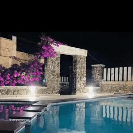 Private Beach ECR Villa by the Bay - 5 mins walk to Beach, hotel a Chennai