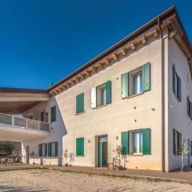 Nice Apartment In Valnogaredo Pd