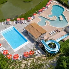 Camping Country Park Touquin - Site Officiel - Next to Disneyland Paris, hotelli kohteessa Touquin