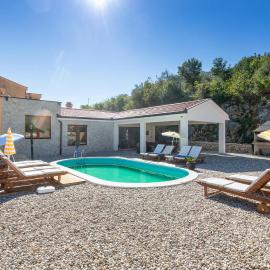 Gorgeous Home In Kula Norinska