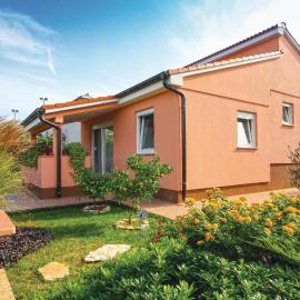 Holiday Home Peroj Lxxiii, hotel di Peroj