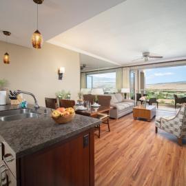 Ninth-Floor Mountain View Suite and Expansive Lanai at Honua Kai, hotel a Lahaina