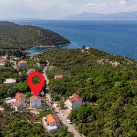 2 Bedroom Stunning Apartment In Osobljava, hotel en Osobjava