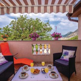 Cozy Apartment In Bakarac With House Sea View